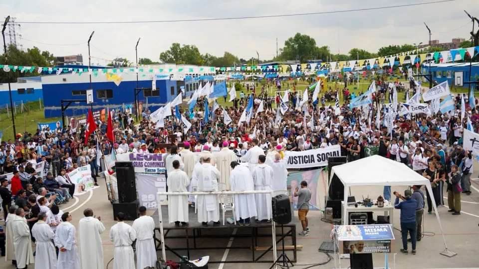 Con un encuentro en La Matanza, la Iglesia y los movimientos populares ratificaron su alianza