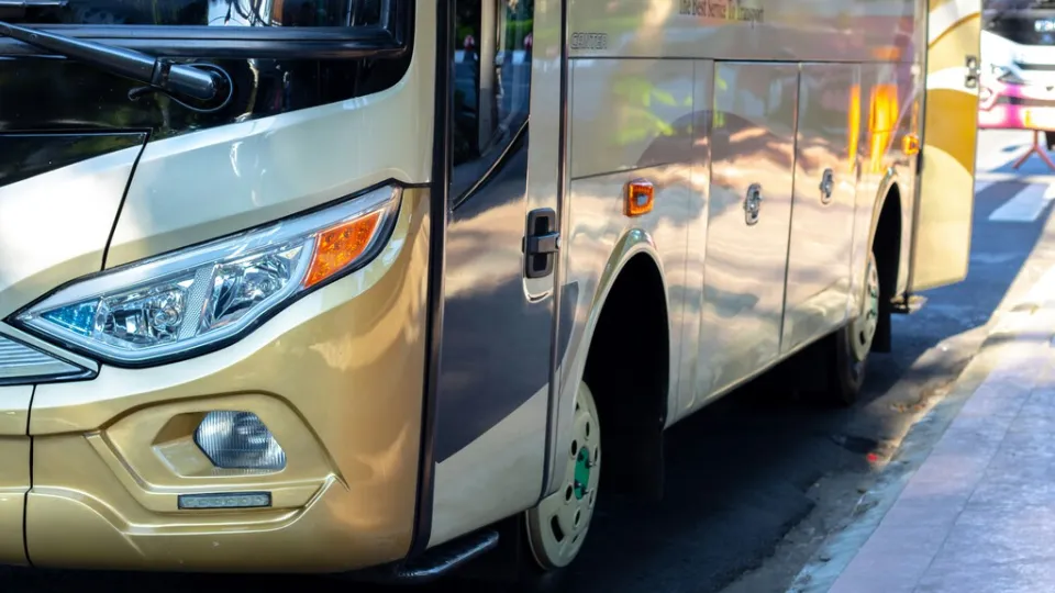 Cazan tres veces en dos días a un conductor de autobús por exceso de velocidad: Singapur llevará a los tribunales a seis conductores de bus y camión