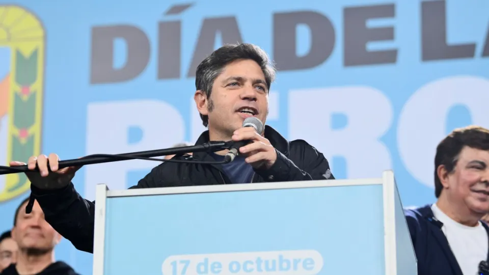 Kicillof les dijo a sus intendentes que está dispuesto a ir a una PASO con Cristina o Massa: “Compitamos, sin decisiones a dedo”
