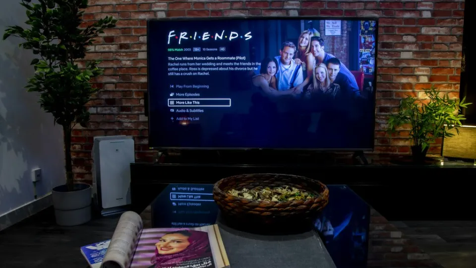Cómo Netflix y el resto de plataformas de streaming consiguieron lo que parecía imposible: que aceptásemos los anuncios