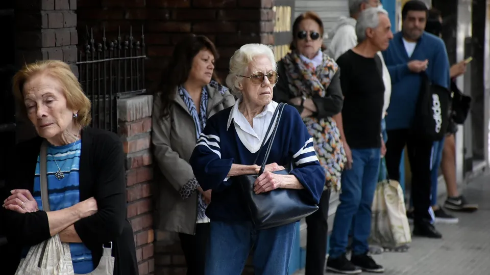 Cuánto deja de recaudar el sistema previsional por la menor cantidad de trabajadores que aportan y la implementación del FAL