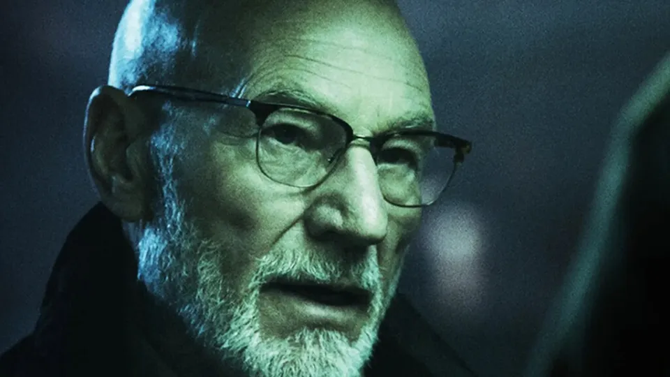 Patrick Stewart solo necesitó su voz para aterrorizarnos en una de sus mejores interpretaciones. Fue en una joya ultraviolenta perfecta para disfrutar este Halloween
