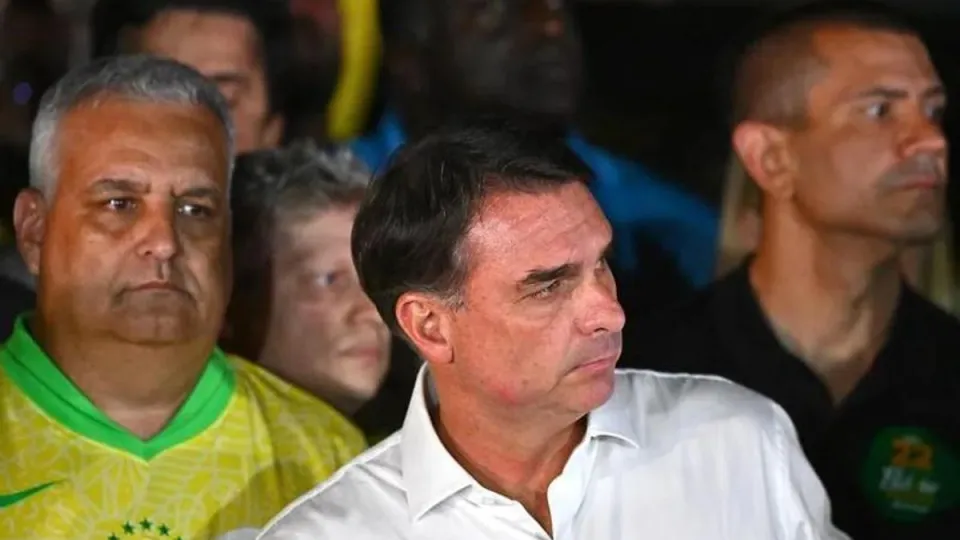 Migraciones dijo que no registra "ingreso alguno de Flávio Bolsonaro a la República Argentina"