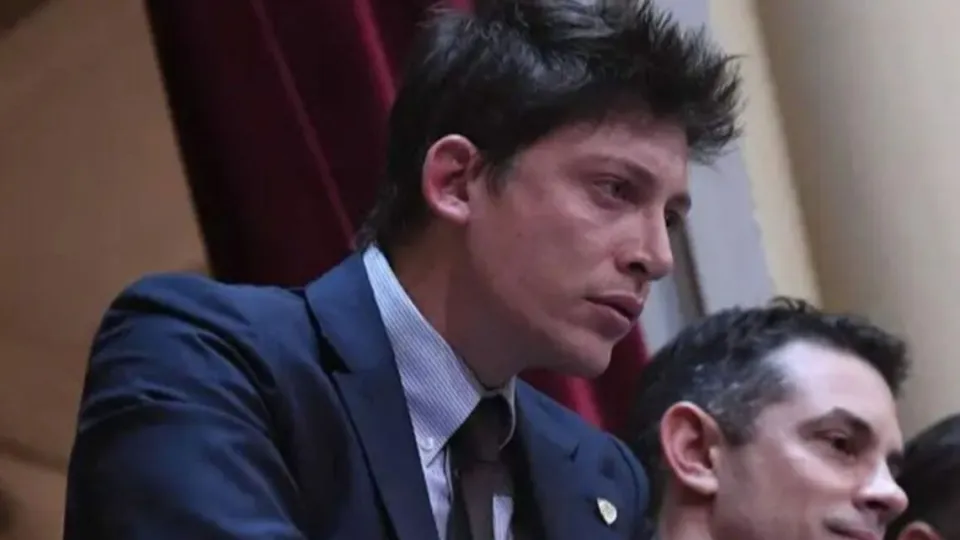 Ley Malvinas: Caputo negó que esté congelada y el oficialismo busca dictamen el martes 27