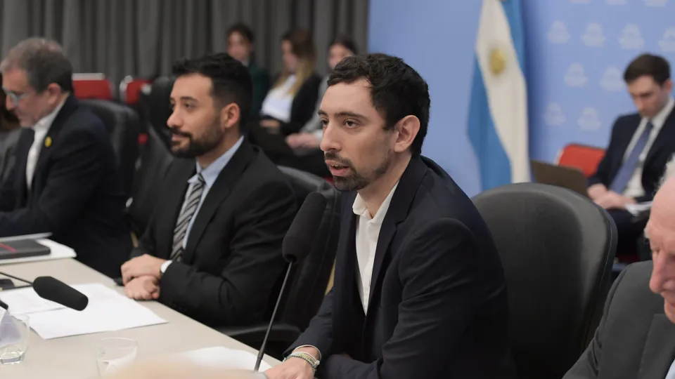 Diputados: el Gobierno informó que recortó más de 81.000 puestos estatales y anticipó una nueva ley de semillas