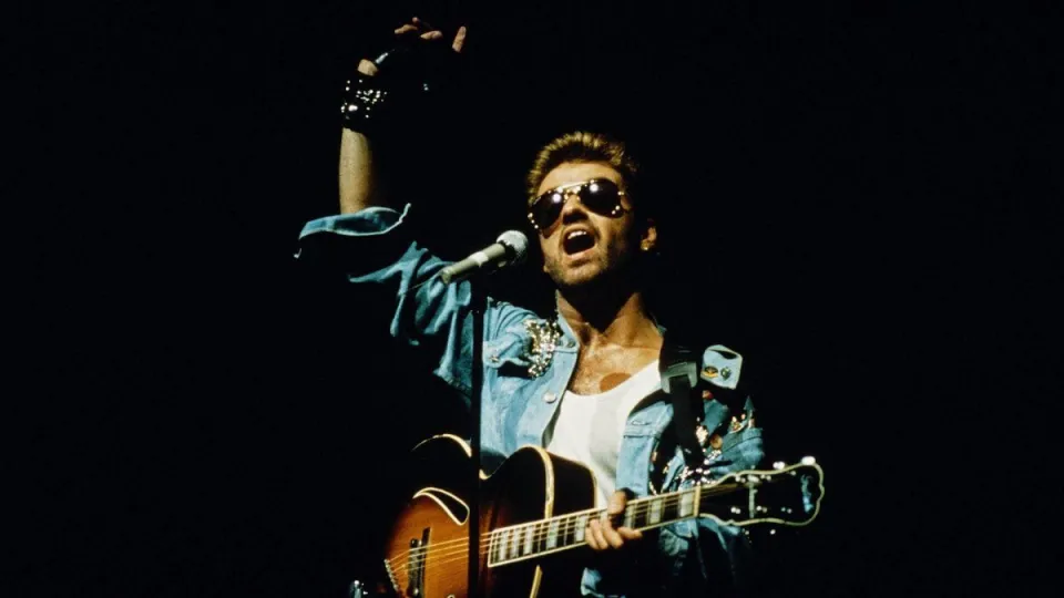 Una subasta de objetos de George Michael generó polémica por el legado del fallecido cantante