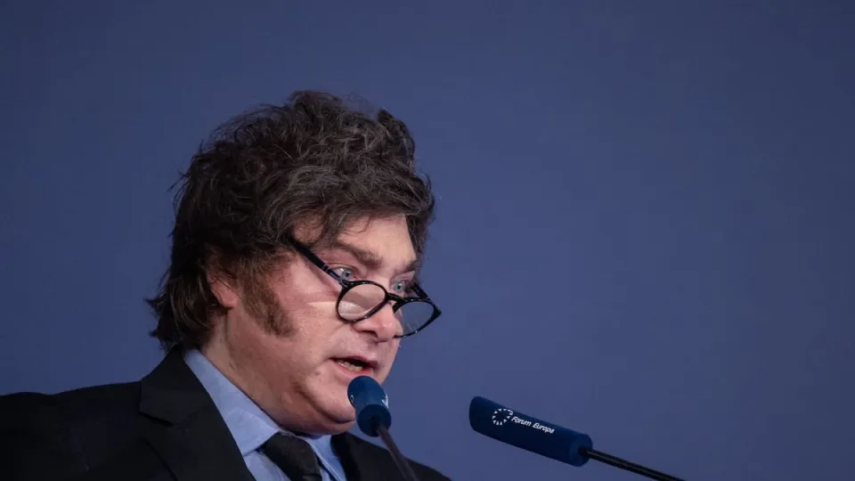 IDEA pidió un debate “sin agravios” tras los insultos de Milei a periodistas