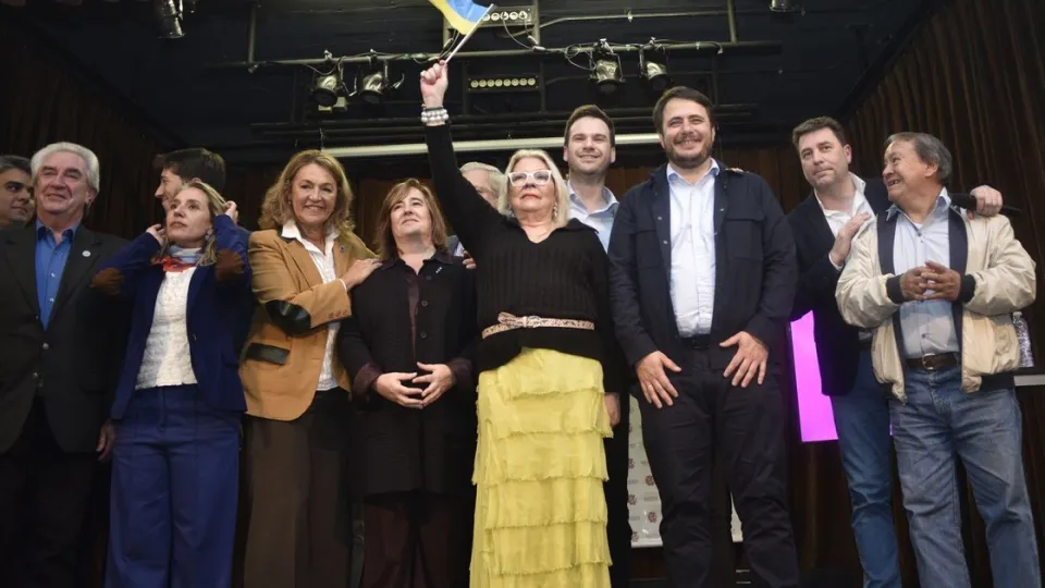 Lejos de Milei, en la Coalición Cívica niegan un acuerdo con el peronismo y buscan sobrevivir a la polarización