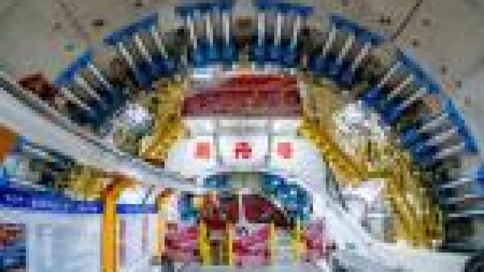 La tuneladora china de 135 metros: avanza a toda velocidad por el túnel submarino más largo del mundo