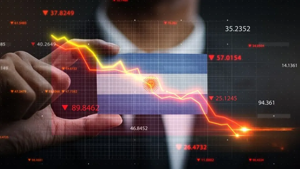 Bonos argentinos lideran el ranking de caídas entre emergentes y la City pide cautela