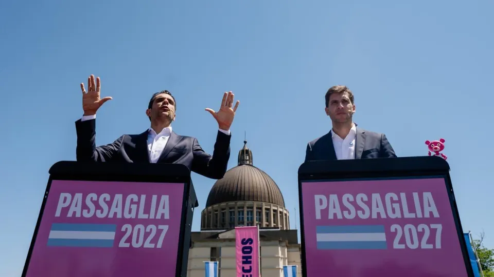 Los hermanos Passaglia hicieron su primer acto de campaña con una caminata en San Nicolás
