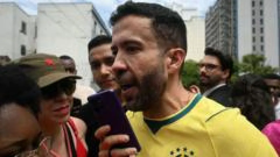 El "ejército digital" de 10 millones de personas en WhatsApp que ayudó a Lula a lograr una victoria histórica