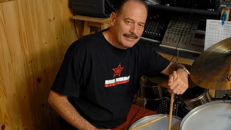 Murió Carlos Riganti, el histórico baterista de Alas, a los 75 años