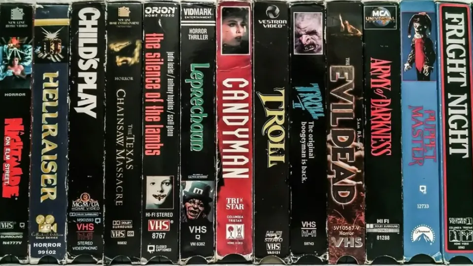 5000 pesetas por un VHS regrabado: cuando los catálogos fotocopiados de videocasette eran la única vía de conseguir cine extraño