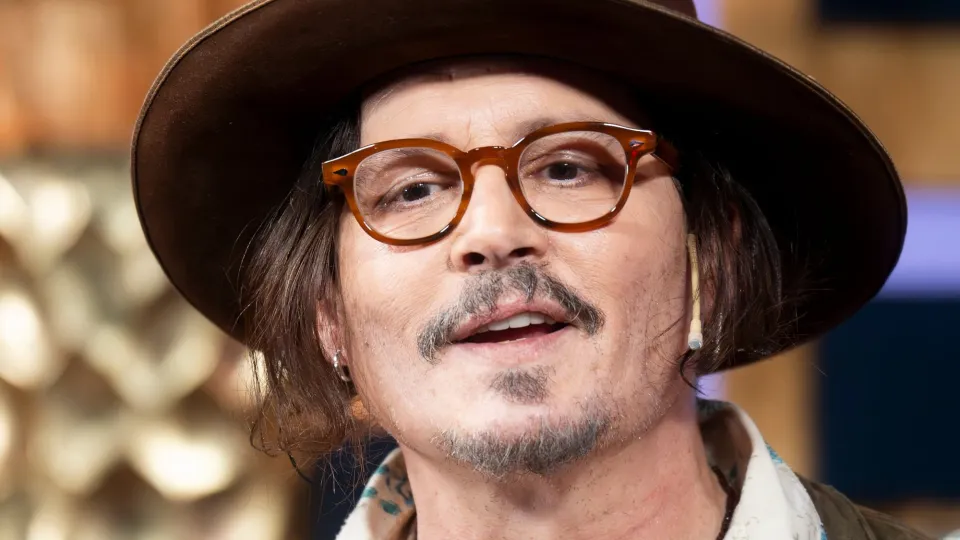 Johnny Depp compró una isla de 18 hectáreas en las Bahamas y la transformó en una reserva privada con energía solar