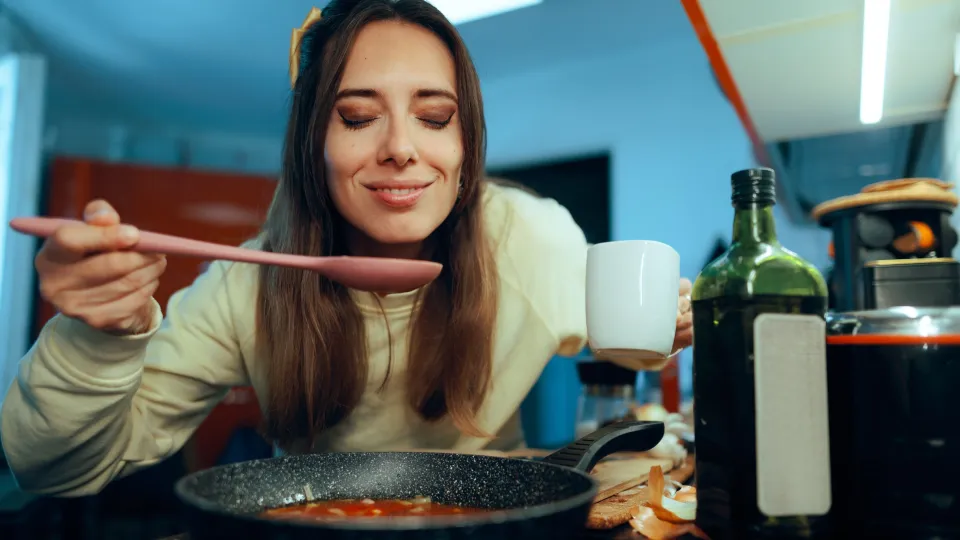 Una nariz electrónica con IA permite recrear olores o sabores y transmitirlos a distancia
