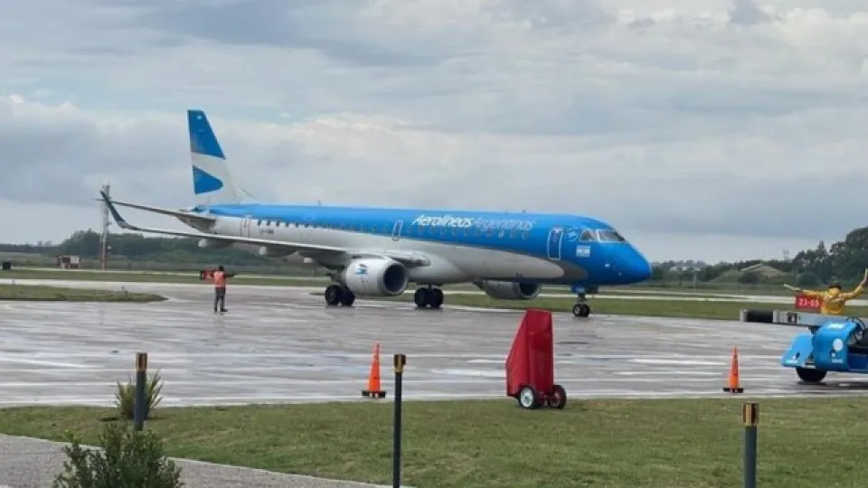 Rechazan superávit de Aerolíneas Argentinas y advierten sobre fuerte caída del servicio