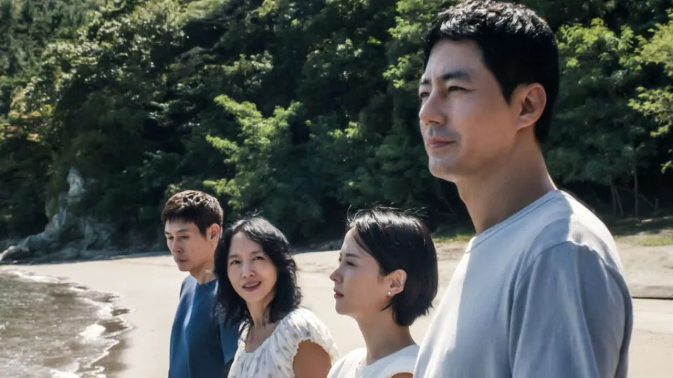 Lee Chang-Dong sigue siendo uno de los mejores directores actuales. ‘Un amor posible’ cambia con mucha inteligencia y emoción las normas del cine político