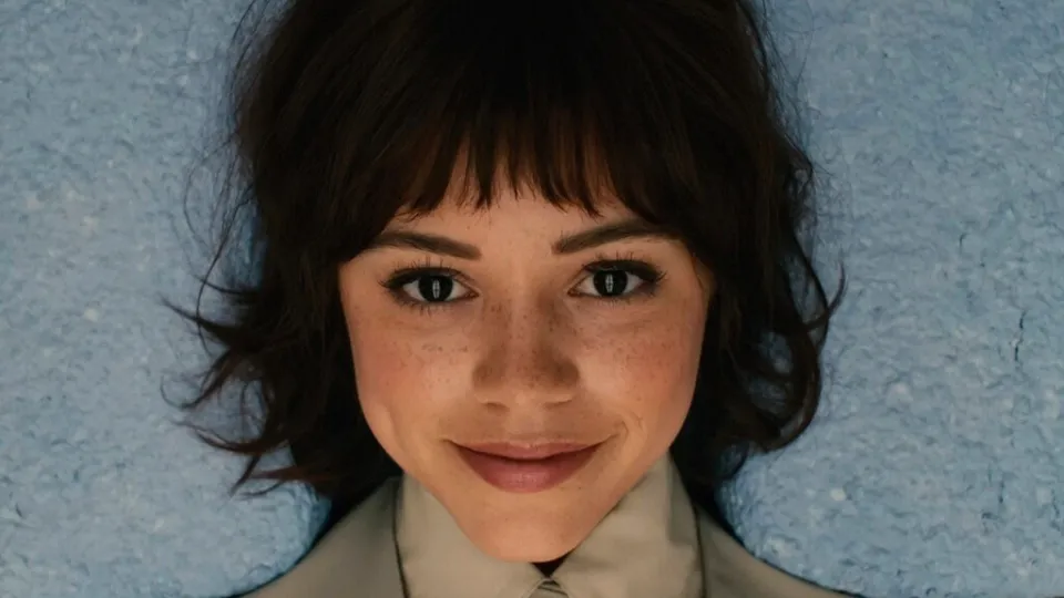 Jenna Ortega se inspiró en sus sobrinas y sobrinos para la "torpeza" infantil de su personaje en su nueva película