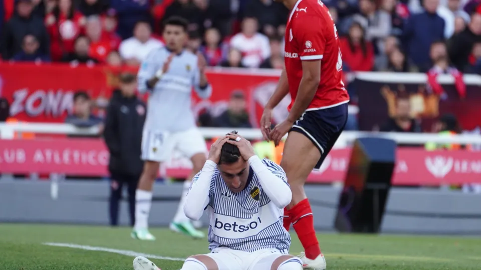 El insólito gol errado de Miguel Merentiel ante Independiente