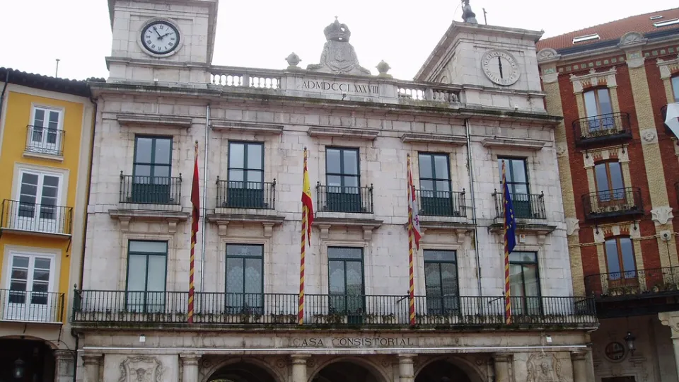 El Ayuntamiento de Burgos no encuentra a uno de sus empleados que cobró sin trabajar, así que ha usado el BOE para avisarle