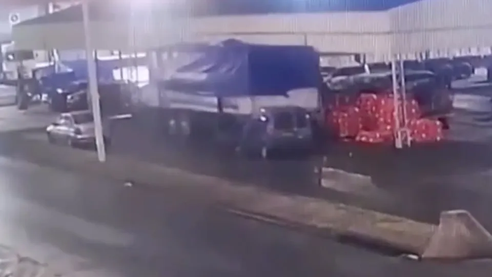 Una joven murió atropellada por un acoplado en el Mercado Central de La Matanza