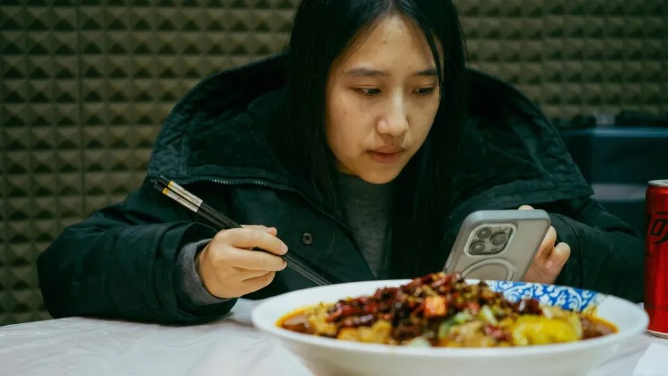 China lo tiene claro: no hay nada como un buen microdrama en el móvil para que las leyes lleguen a la gente