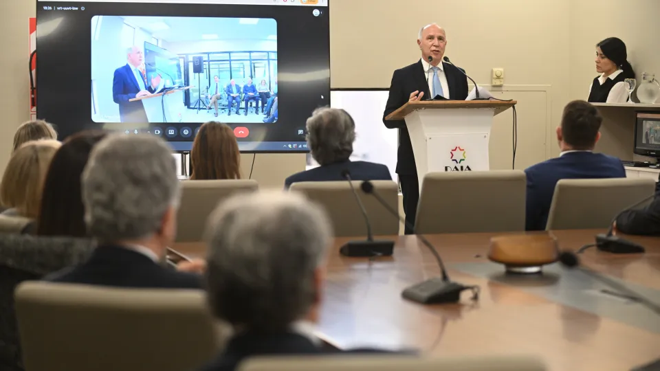 Ricardo Lorenzetti: “El problema es que la inteligencia humana se parece cada vez más a la artificial”