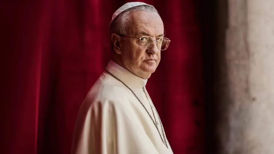El Papa Francisco, protagonista de una comedia que es más papista que el Papa