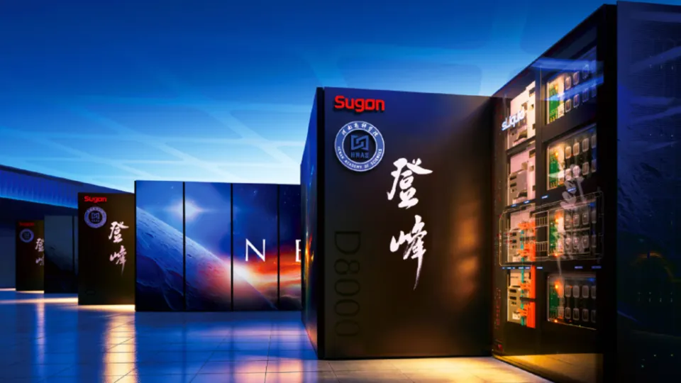 Entrenar grandes modelos exige cada vez más hardware. China responde con un superclúster de 100.000 tarjetas nacionales
