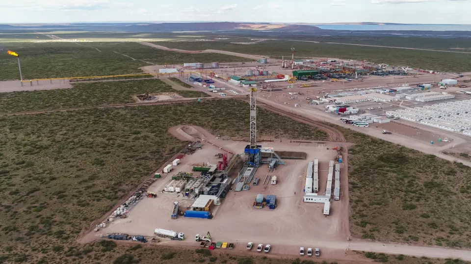 Un exgobernador de Neuquén dijo que “Vaca Muerta no puede recibir al conurbano bonaerense”