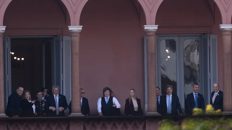 Acuerdos políticos, paritarias y convenios: las discusiones internas en el Gobierno para mejorar la economía de 2027