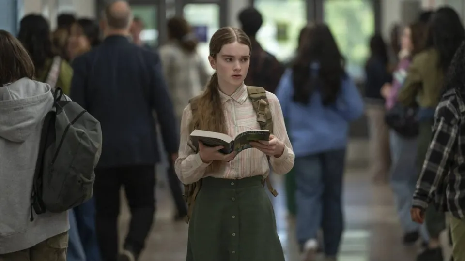 Mike Flanagan ha llenado 'Carrie' de referencias a otros clásicos del terror y la literatura y también esconde un guiño que conecta dos de sus proyectos