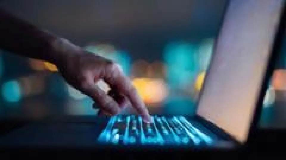 Sitios web de todo el mundo quedan desactivados tras detectarse una falla de seguridad crítica en internet