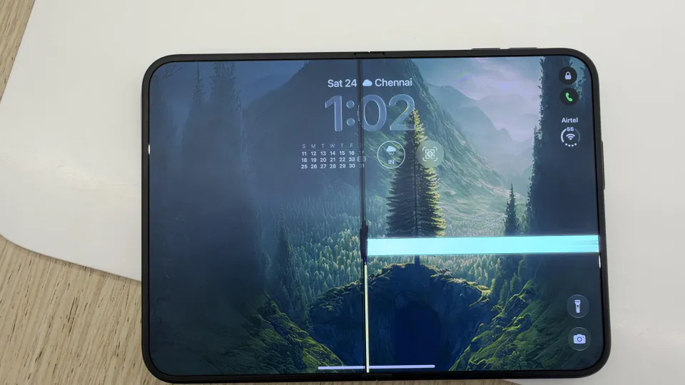 iPhone Duo salió a la venta y recibió denuncias por la pantalla: por qué no convence el plegable de US$2000
