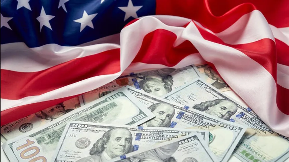 La economía de EEUU creció a su ritmo más rápido en un año de la mano del consumo interno y la inversión en IA
