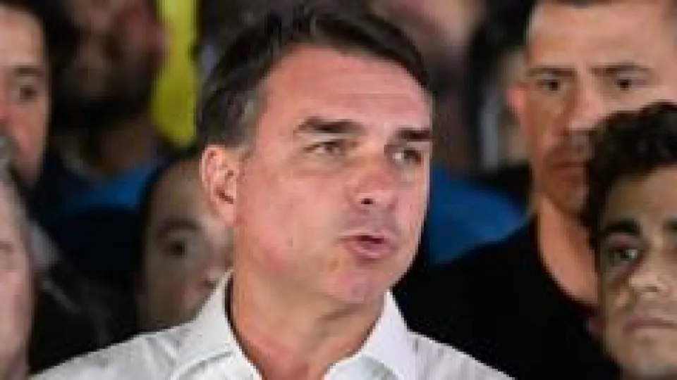 Cuáles son los casos que tiene pendientes Flávio Bolsonaro con la justicia de Brasil