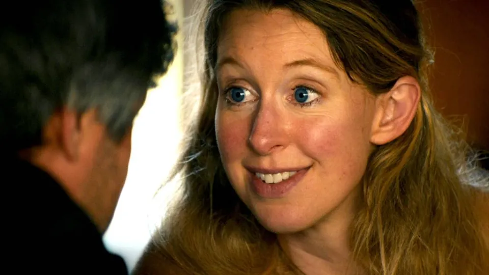 ‘You can see everything’, el documental viral de Elizabeth Holmes, adelanta (y mucho) su fecha de estreno en España