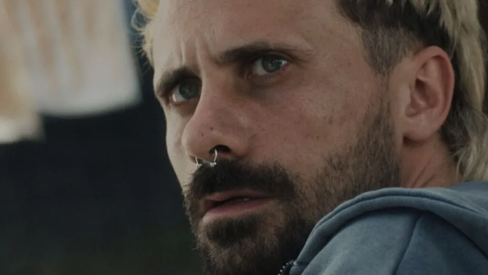 Creía que 'Esta soledad' me iba a impresionar como 'Yo, adicto', pero Javier Giner se ha liado contando dos historias repletas de drama del todo a 100